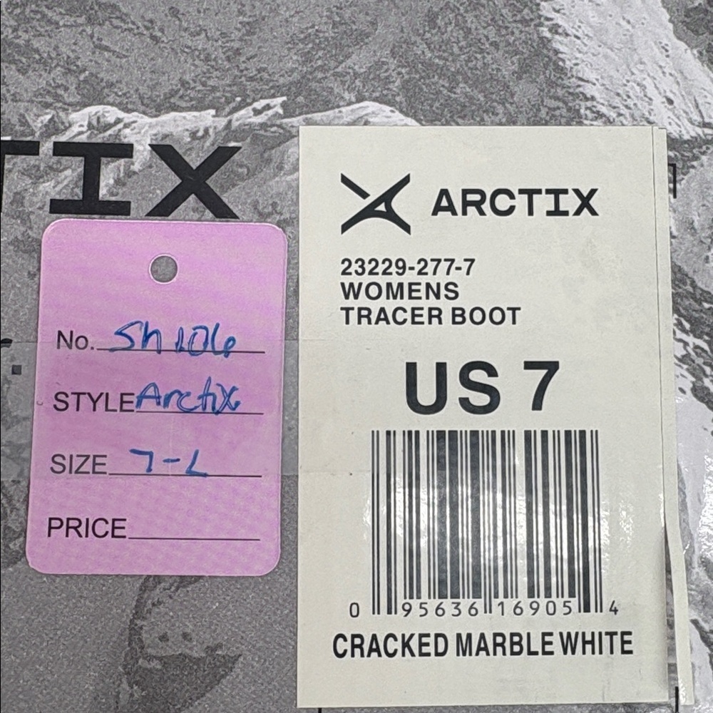 ARCTIX Womens sz 7 Cracked Marble White Quilted Faux Suede Tracer Boot NEW - Picture 11 of 12